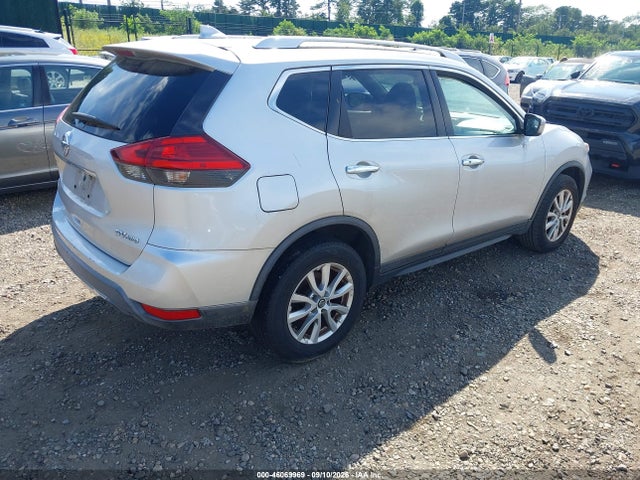 46069969 :رقم المزاد ، KNMAT2MV5HP577994 vin ، 2017 Nissan Rogue Sv مزاد بيع