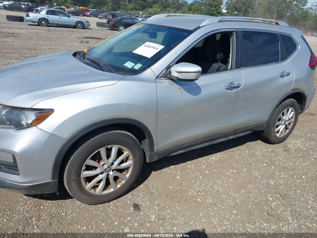 46069969 :رقم المزاد ، KNMAT2MV5HP577994 vin ، 2017 Nissan Rogue Sv مزاد بيع