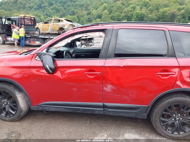 Продажа на аукционе авто 2018 Mitsubishi Outlander Le, vin: JA4AZ3A3XJZ022082, номер лота: 46069970
