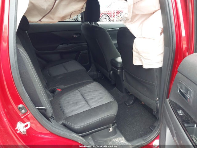 Продажа на аукционе авто 2018 Mitsubishi Outlander Le, vin: JA4AZ3A3XJZ022082, номер лота: 46069970