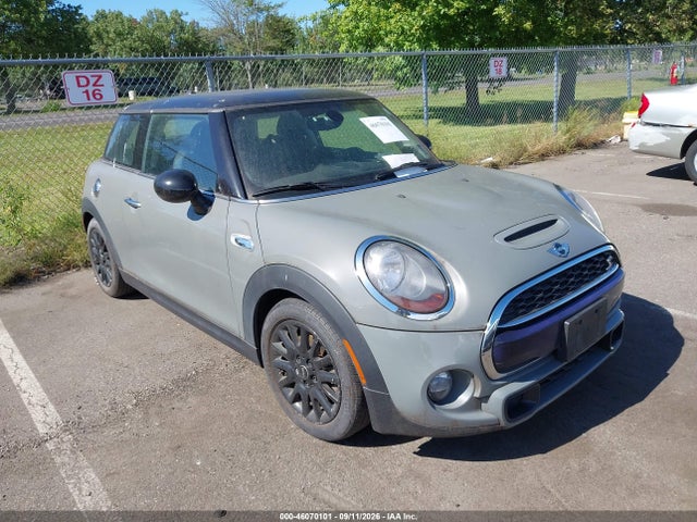 46070101 :رقم المزاد ، WMWXP7C39H2A45866 vin ، 2017 Mini Hardtop Cooper S مزاد بيع