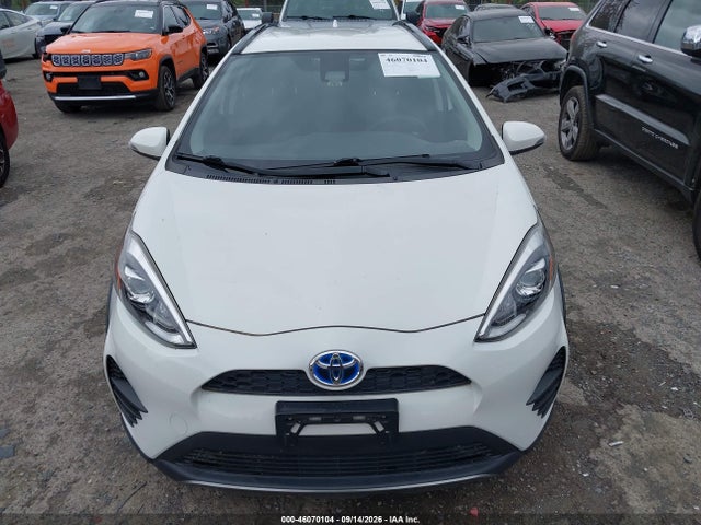 Toyota Prius C Two 2018 JTDKDTB30J1615939 Image 12