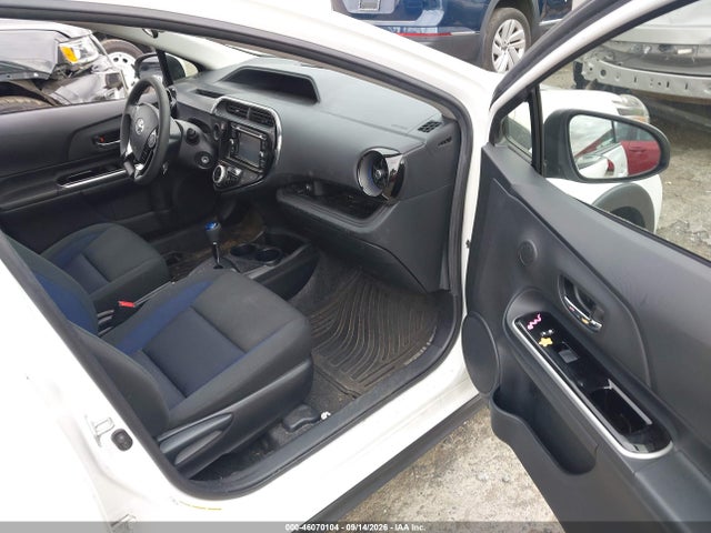 Toyota Prius C Two 2018 JTDKDTB30J1615939 Image 5