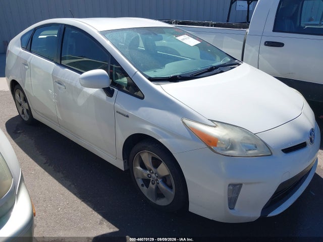 46070129 :رقم المزاد ، JTDKN3DU2D5573256 vin ، 2013 Toyota Prius Three Se مزاد بيع