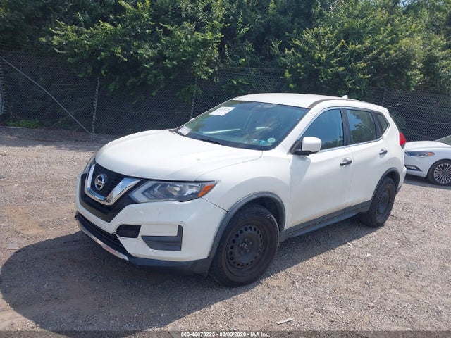 Nissan ROGUE S 2017 JN8AT2MTXHW134300 Image 2