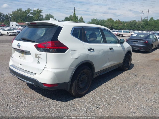 Nissan ROGUE S 2017 JN8AT2MTXHW134300 Image 4