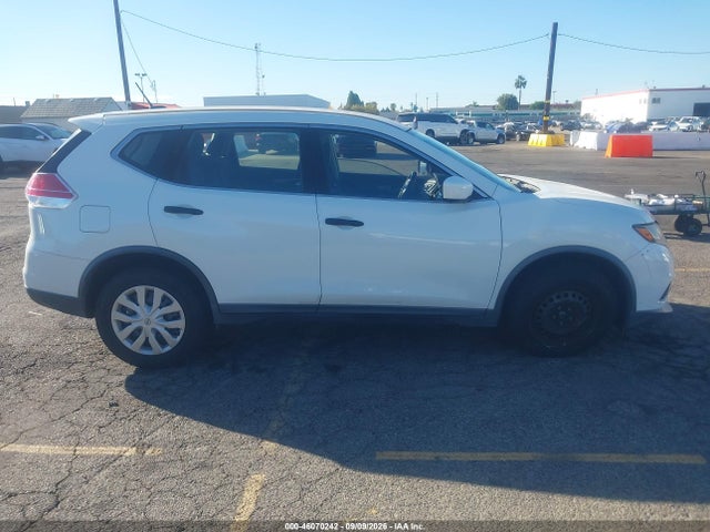 Nissan ROGUE S 2016 KNMAT2MTXGP613255 Image 13