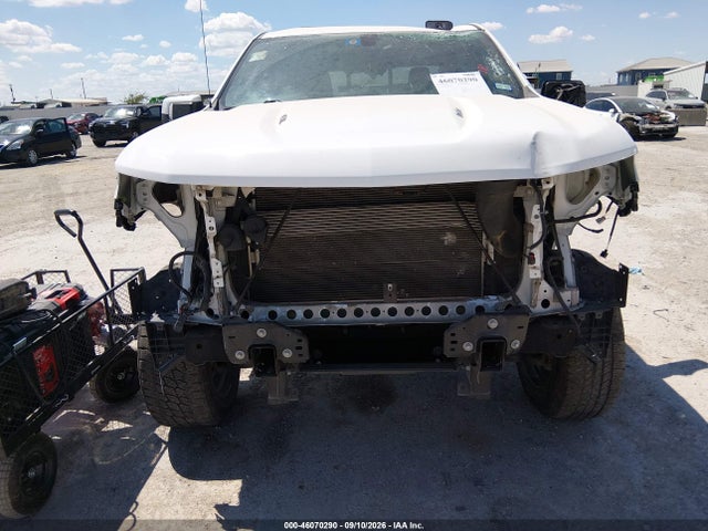 46070290 :رقم المزاد ، 3GCPYFEL5MG302477 vin ، 2021 Chevrolet Silverado 1500 4wd  Short Bed Lt Trail Boss مزاد بيع