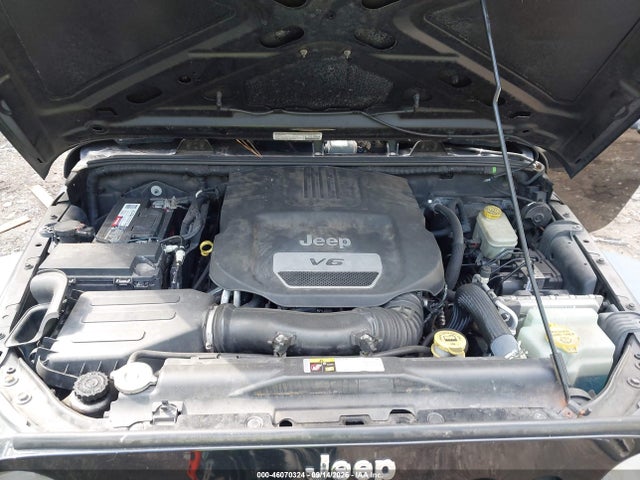 46070324 :رقم المزاد ، 1C4BJWDG0DL663363 vin ، 2013 Jeep Wrangler Unlimited Sport مزاد بيع