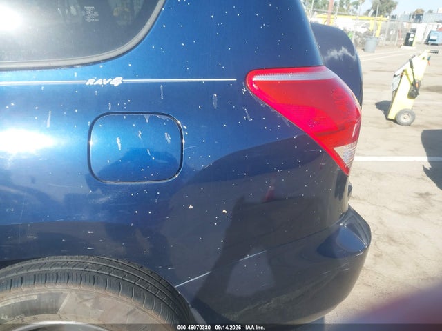 2007 Toyota Rav4 Limited მანქანა იყიდება აუქციონზე, vin: JTMBD31VX75067114, აუქციონის ნომერი: 46070330