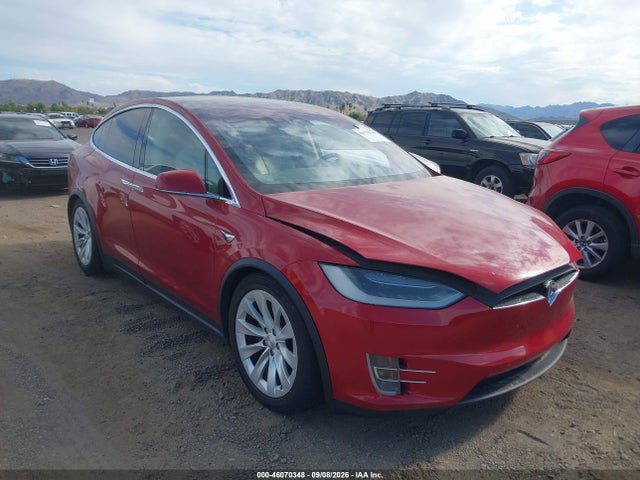 2017 Tesla Model X მანქანა იყიდება აუქციონზე, vin: 5YJXCAE21HF064194, აუქციონის ნომერი: 46070348