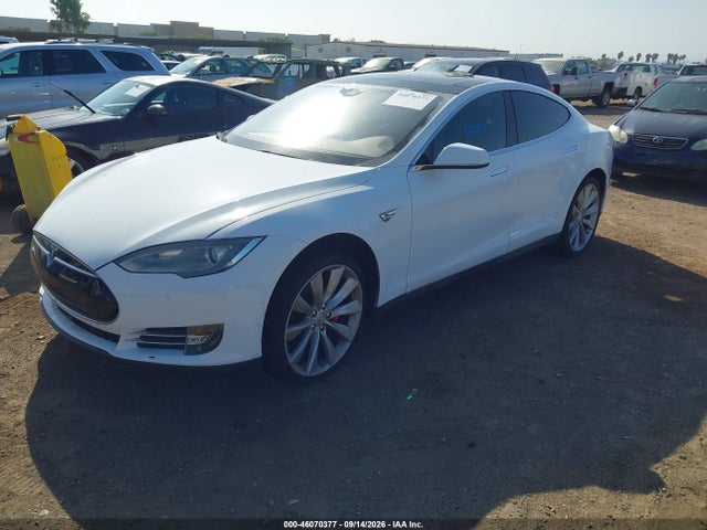Продаж на аукціоні авто 2015 Tesla Model S 70d/85d/p85d, vin: 5YJSA1H28FFP78218, номер лоту: 46070377
