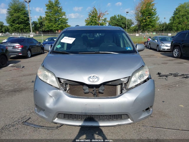 Aukcja sprzedaży 2017 Toyota Sienna Le 8 Passenger, vin: 5TDKZ3DCXHS793837, numer aukcji: 46070483