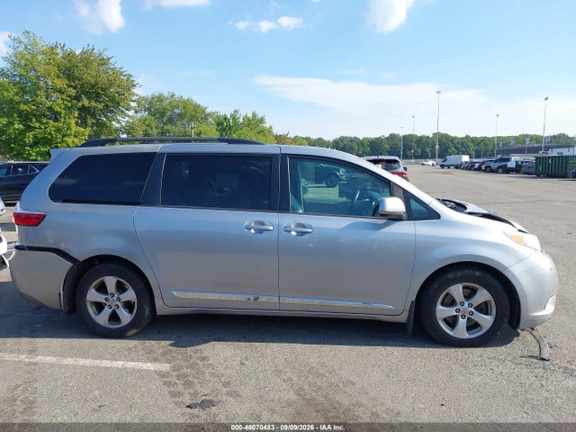 Aukcja sprzedaży 2017 Toyota Sienna Le 8 Passenger, vin: 5TDKZ3DCXHS793837, numer aukcji: 46070483