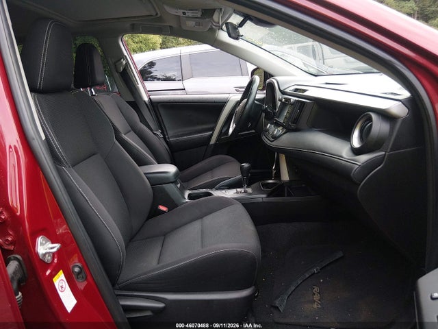 46070488 :رقم المزاد ، 2T3RFREV2JW762578 vin ، 2018 Toyota Rav4 Xle مزاد بيع