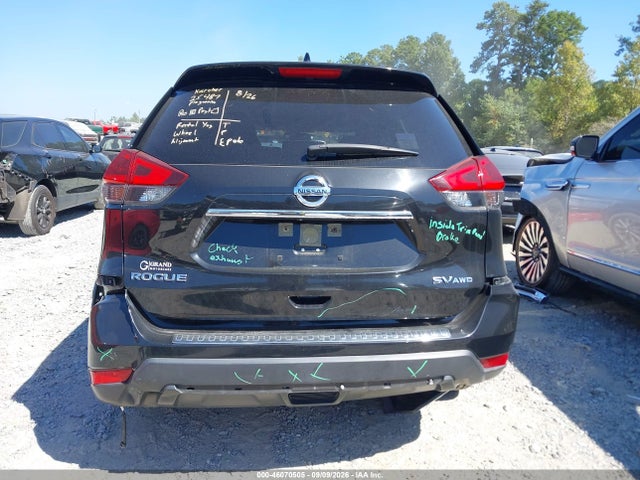 46070505 :رقم المزاد ، JN8AT2MV4JW352367 vin ، 2018 Nissan Rogue Sv مزاد بيع