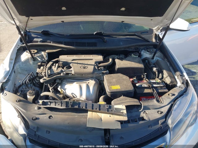 46070515 :رقم المزاد ، 4T1BF1FK1FU052210 vin ، 2015 Toyota Camry Se مزاد بيع