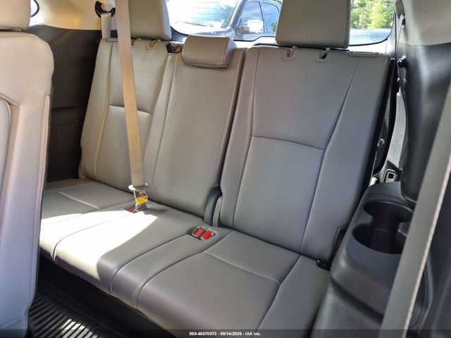 46070573 :رقم المزاد ، 5TDKDRBH4PS042120 vin ، 2023 Toyota Highlander Xle مزاد بيع