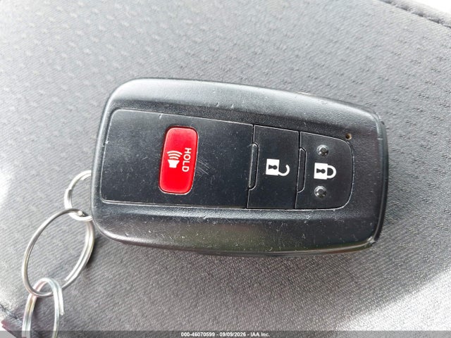 JTDL9RFU1L3013165 Toyota Prius Le Awd-e