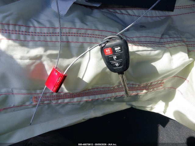 Продажа на аукционе авто 2015 Toyota Corolla Le, vin: 2T1BURHE4FC310507, номер лота: 46070612