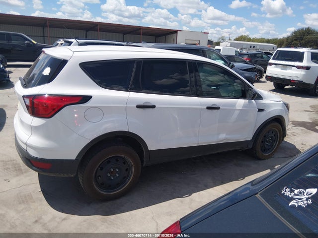 Продажа на аукционе авто 2019 Ford Escape S, vin: 1FMCU0F7XKUA34301, номер лота: 46070714
