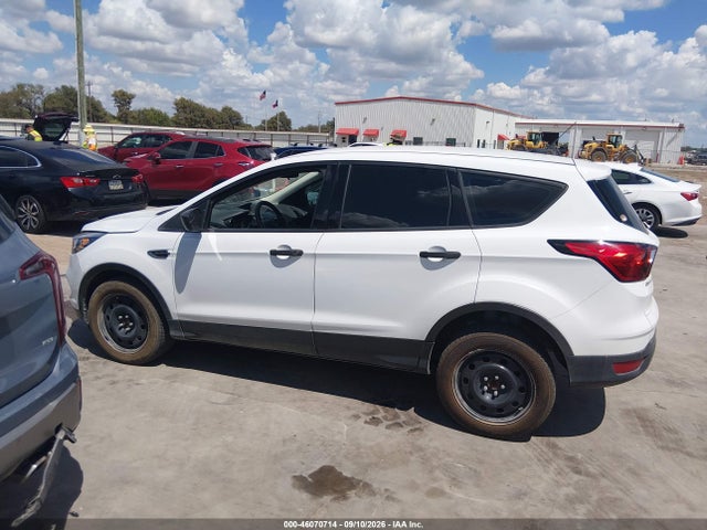 Продажа на аукционе авто 2019 Ford Escape S, vin: 1FMCU0F7XKUA34301, номер лота: 46070714