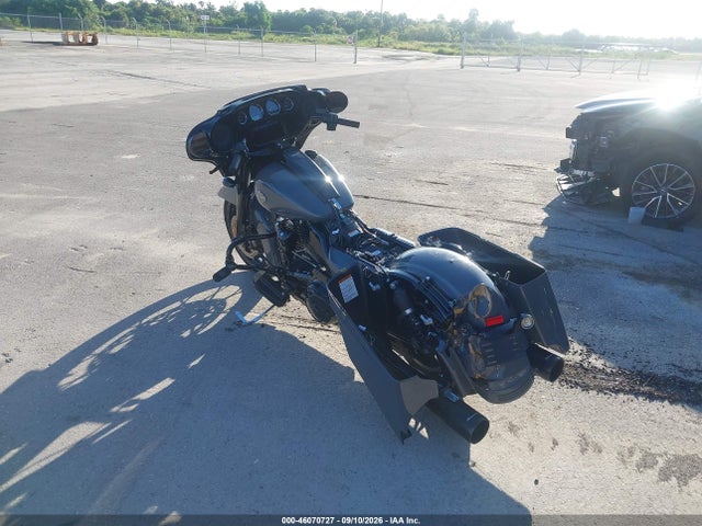 Harley-Davidson FLHXS 2022 1HD1KRP16NB623134 Image 3