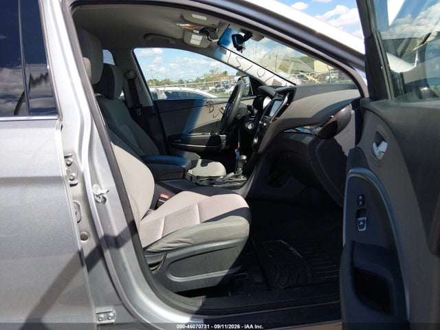 46070731 :رقم المزاد ، KM8SMDHF3HU231178 vin ، 2017 Hyundai Santa Fe Se مزاد بيع