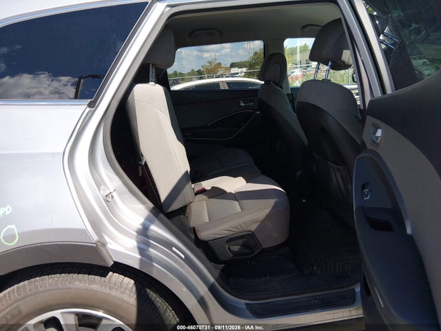 46070731 :رقم المزاد ، KM8SMDHF3HU231178 vin ، 2017 Hyundai Santa Fe Se مزاد بيع