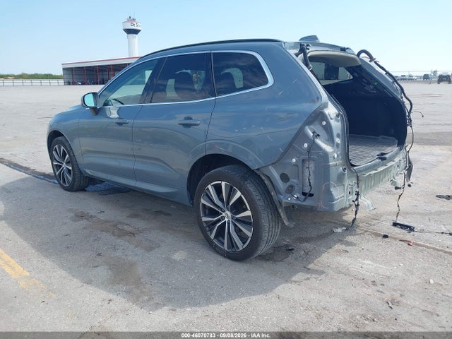 46070783 :رقم المزاد ، YV4L12RK9N1986881 vin ، 2022 Volvo Xc60 B5 Momentum مزاد بيع