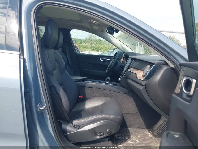 46070783 :رقم المزاد ، YV4L12RK9N1986881 vin ، 2022 Volvo Xc60 B5 Momentum مزاد بيع