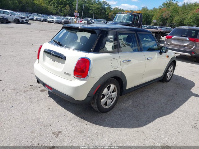 46070997 :رقم المزاد ، WMWXU1C5XG2D57345 vin ، 2016 Mini Hardtop Cooper مزاد بيع