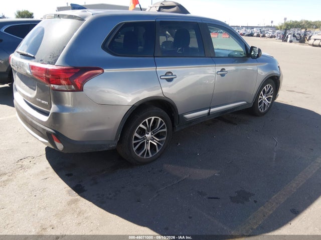 2017 Mitsubishi Outlander Es მანქანა იყიდება აუქციონზე, vin: JA4AZ2A33HZ017634, აუქციონის ნომერი: 46071000