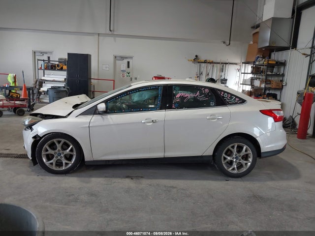 2013 Ford Focus Titanium მანქანა იყიდება აუქციონზე, vin: 1FADP3J27DL263384, აუქციონის ნომერი: 46071074