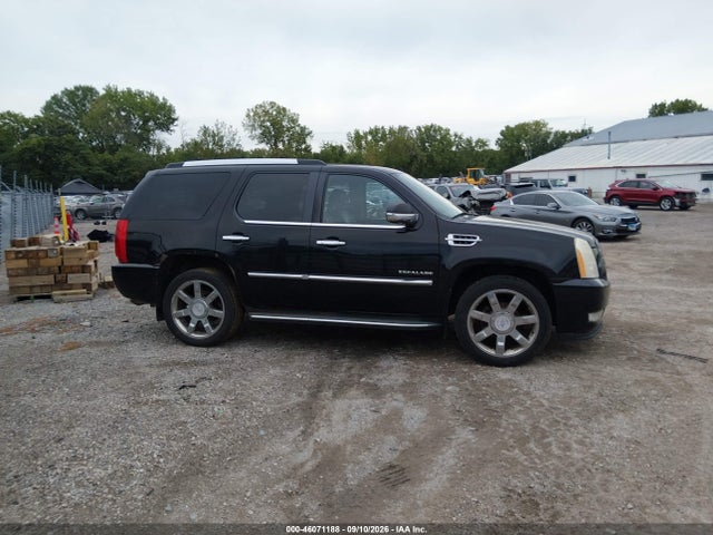 Продажа на аукционе авто 2010 Cadillac Escalade Luxury, vin: 1GYUKBEF2AR157671, номер лота: 46071188