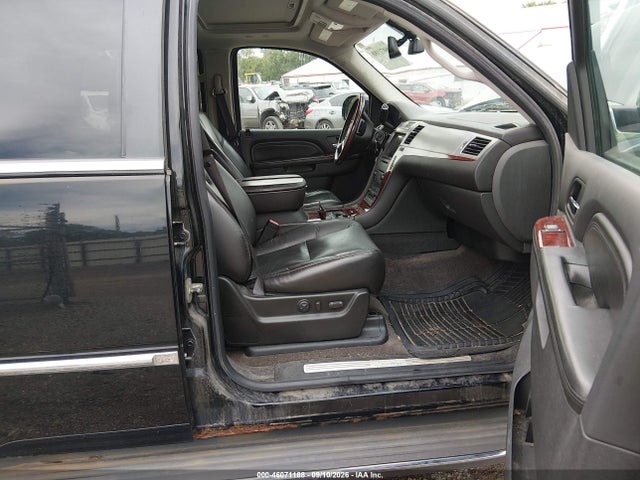 Продажа на аукционе авто 2010 Cadillac Escalade Luxury, vin: 1GYUKBEF2AR157671, номер лота: 46071188