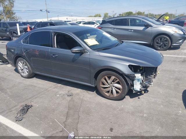 2018 1VWBA7A33JC042263 main image