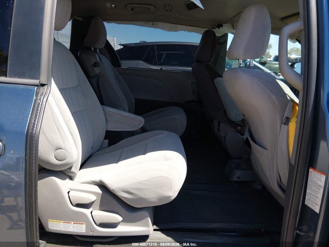 Aukcja sprzedaży 2015 Toyota Sienna Le 8 Passenger, vin: 5TDKK3DC4FS546704, numer aukcji: 46071318