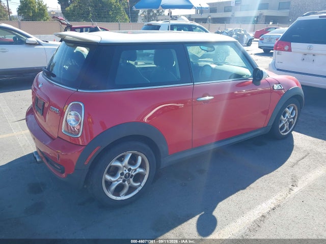 46071361 :رقم المزاد ، WMWSV3C58BTY12258 vin ، 2011 Mini Cooper S مزاد بيع