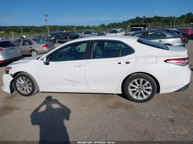 Продажа на аукционе авто 2018 Toyota Camry Le, vin: 4T1B11HK1JU050316, номер лота: 46071409