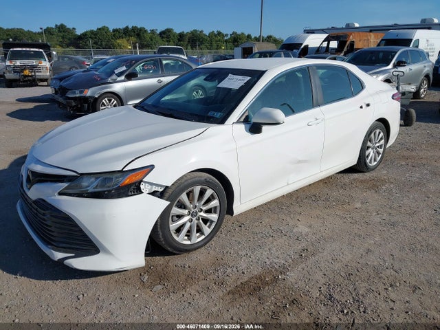 Продажа на аукционе авто 2018 Toyota Camry Le, vin: 4T1B11HK1JU050316, номер лота: 46071409
