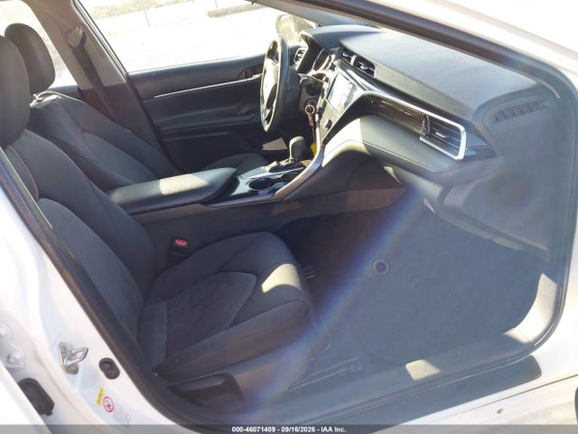 Продажа на аукционе авто 2018 Toyota Camry Le, vin: 4T1B11HK1JU050316, номер лота: 46071409