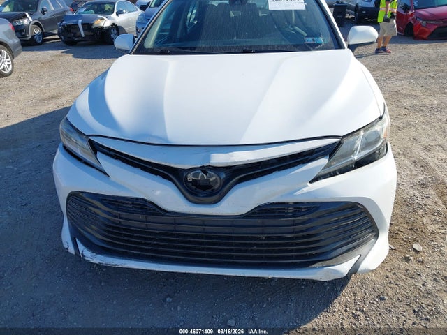 Продажа на аукционе авто 2018 Toyota Camry Le, vin: 4T1B11HK1JU050316, номер лота: 46071409