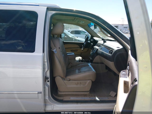 Продажа на аукционе авто 2014 Gmc Yukon Xl 1500 Denali, vin: 1GKS2MEF1ER136121, номер лота: 46071412
