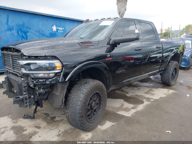 3C6UR5FL2NG371399 RAM 2500 Laramie 4x4 6&#039;4 Box