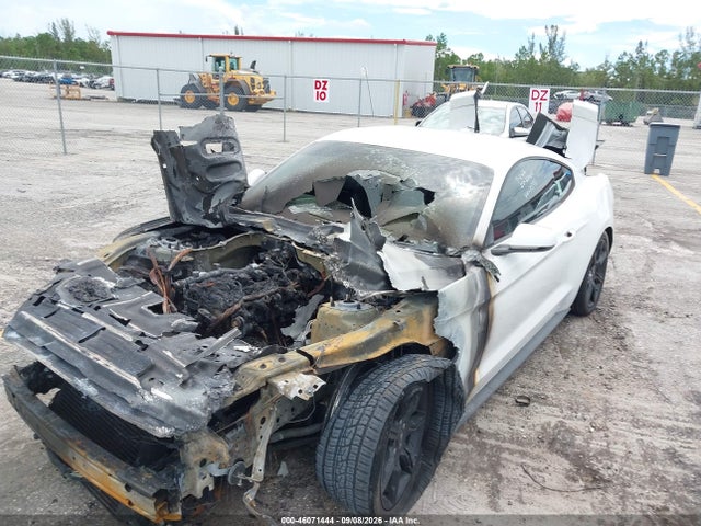 2019 Ford Mustang Ecoboost Premium მანქანა იყიდება აუქციონზე, vin: 1FA6P8THXK5105453, აუქციონის ნომერი: 46071444