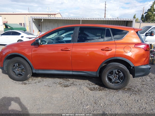 2T3BFREV7FW241655 Toyota RAV4 LE