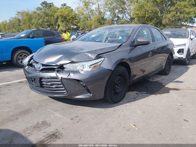 Toyota CAMRY LE 2016 4T4BF1FK7GR565811 Image 2