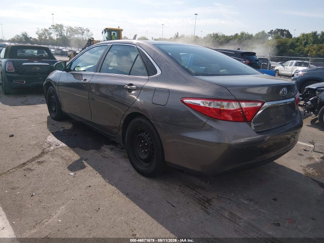 Toyota CAMRY LE 2016 4T4BF1FK7GR565811 Image 3