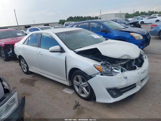 46071682 :رقم المزاد ، 4T1BF1FK9EU462610 vin ، 2014 Toyota Camry Se مزاد بيع